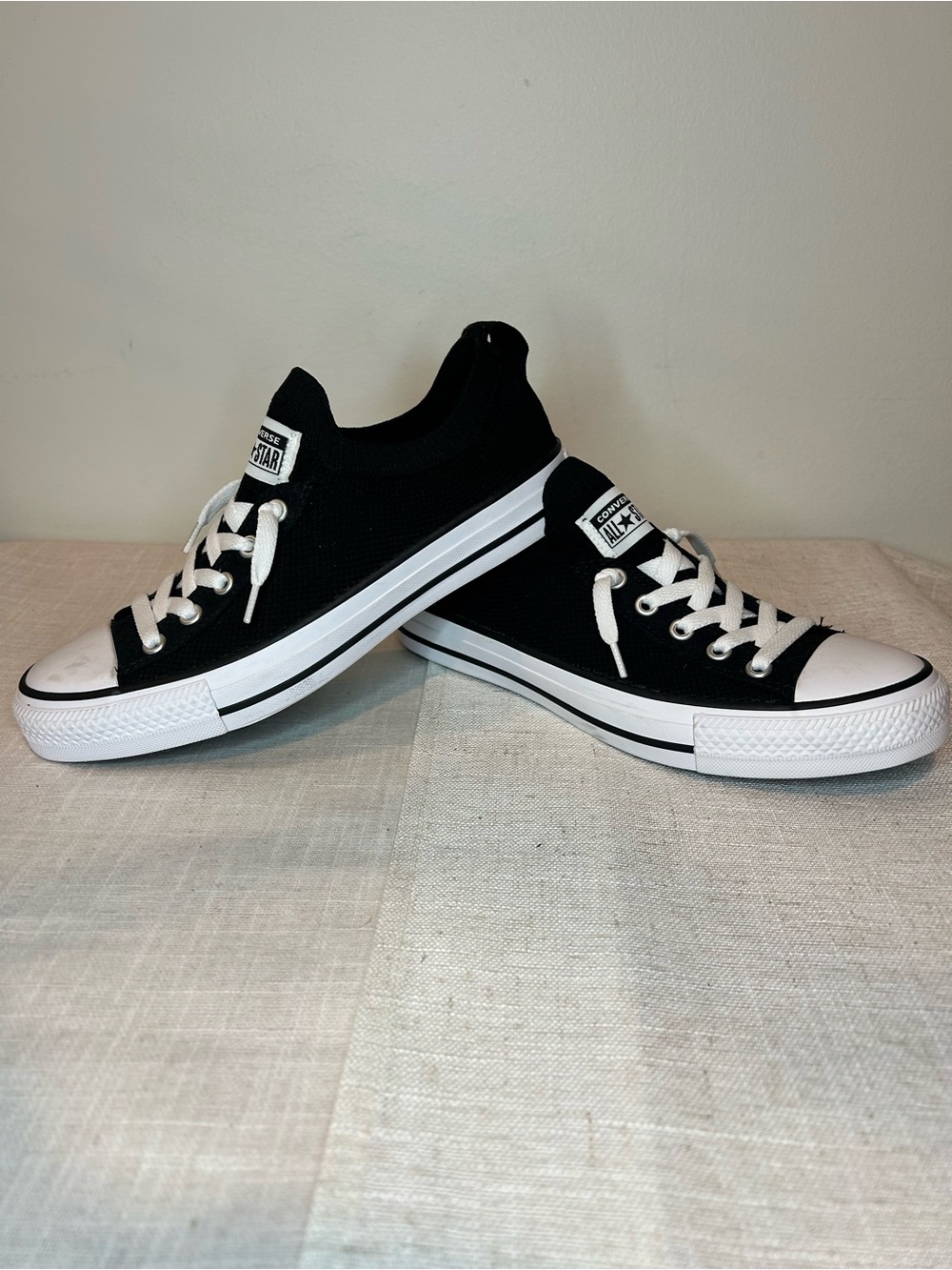 Converse Black and White knit Low-Top Canvas Sneakers kids 5 women’s 7